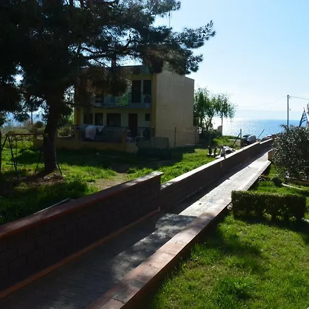 Stunning Seaview In * ניאה מיכאניונה
